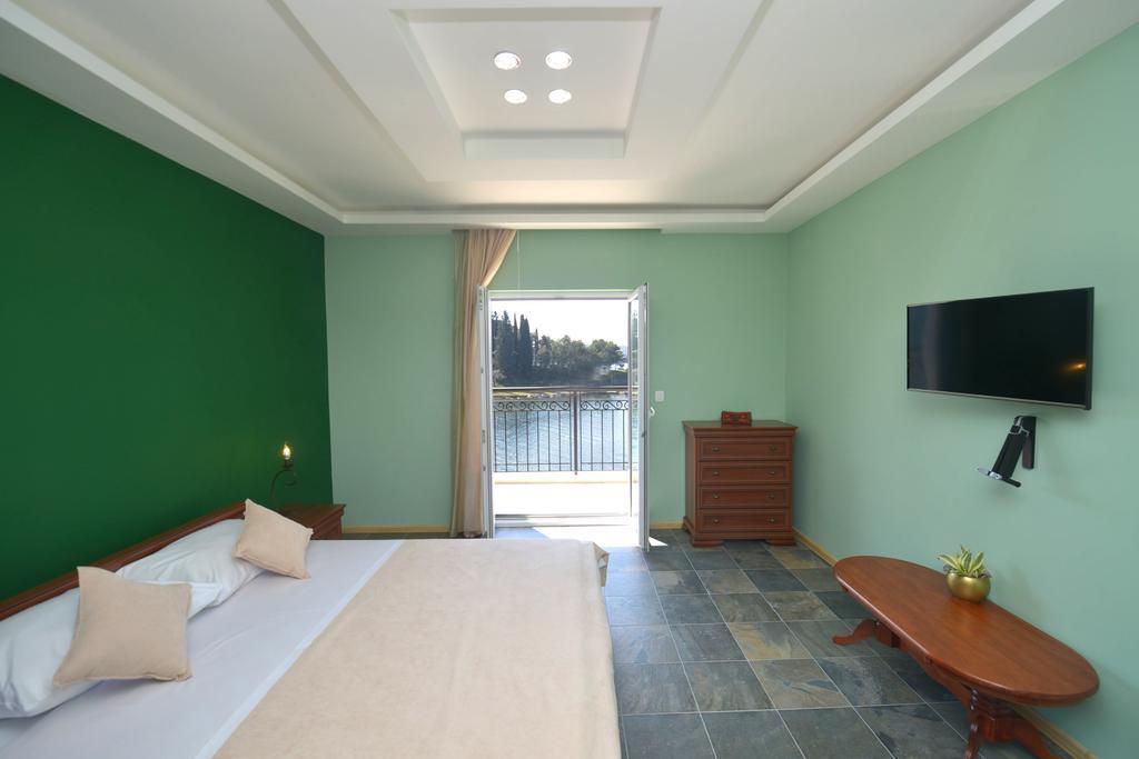 Pontus Luxury Apartments Tivat Buitenkant foto
