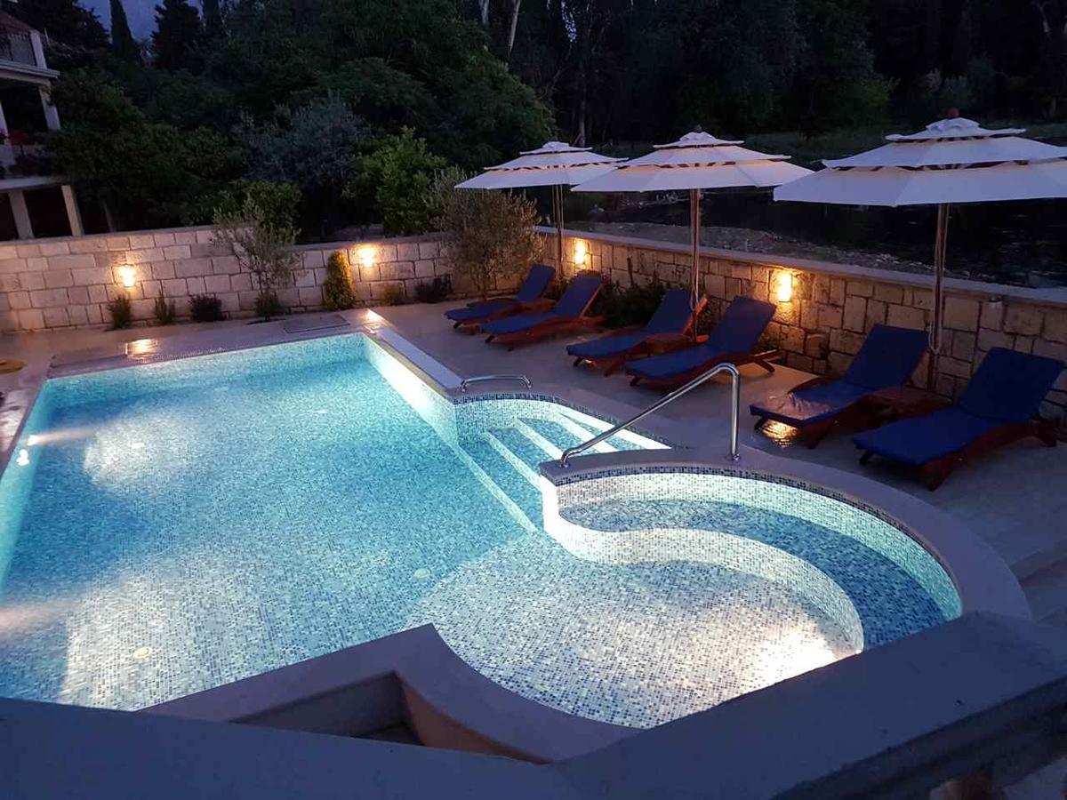 Pontus Luxury Apartments Tivat Buitenkant foto